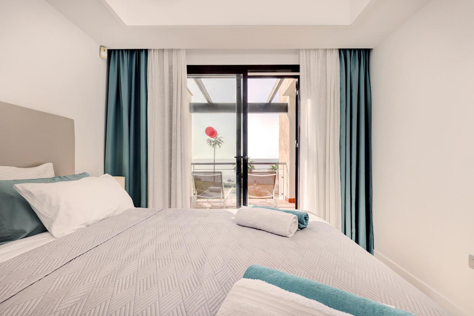 Sunrise Beach Front - Casares Del Mar Extérieur photo