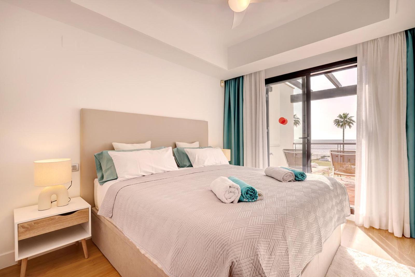 Sunrise Beach Front - Casares Del Mar Extérieur photo