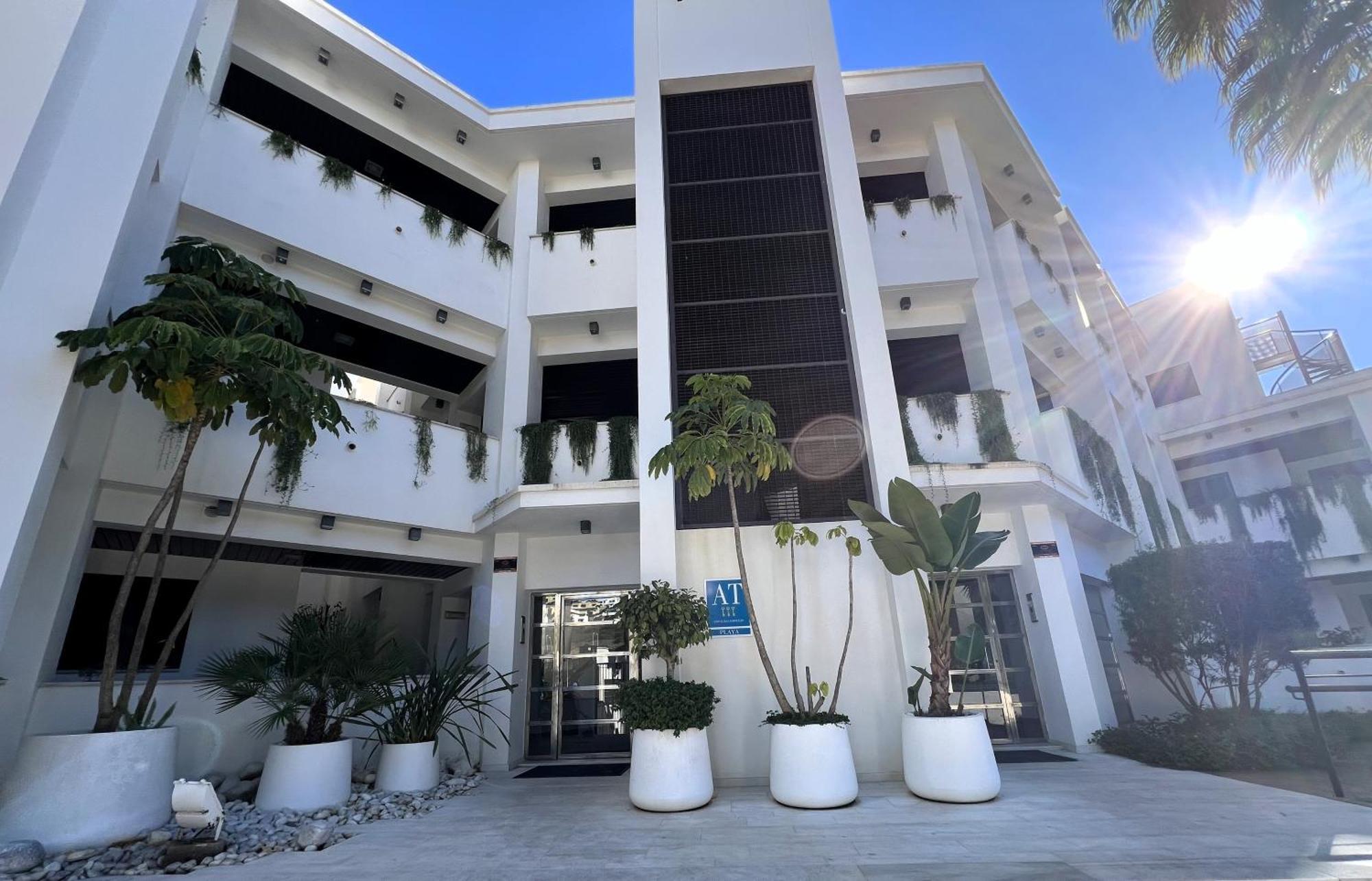 Sunrise Beach Front - Casares Del Mar Extérieur photo