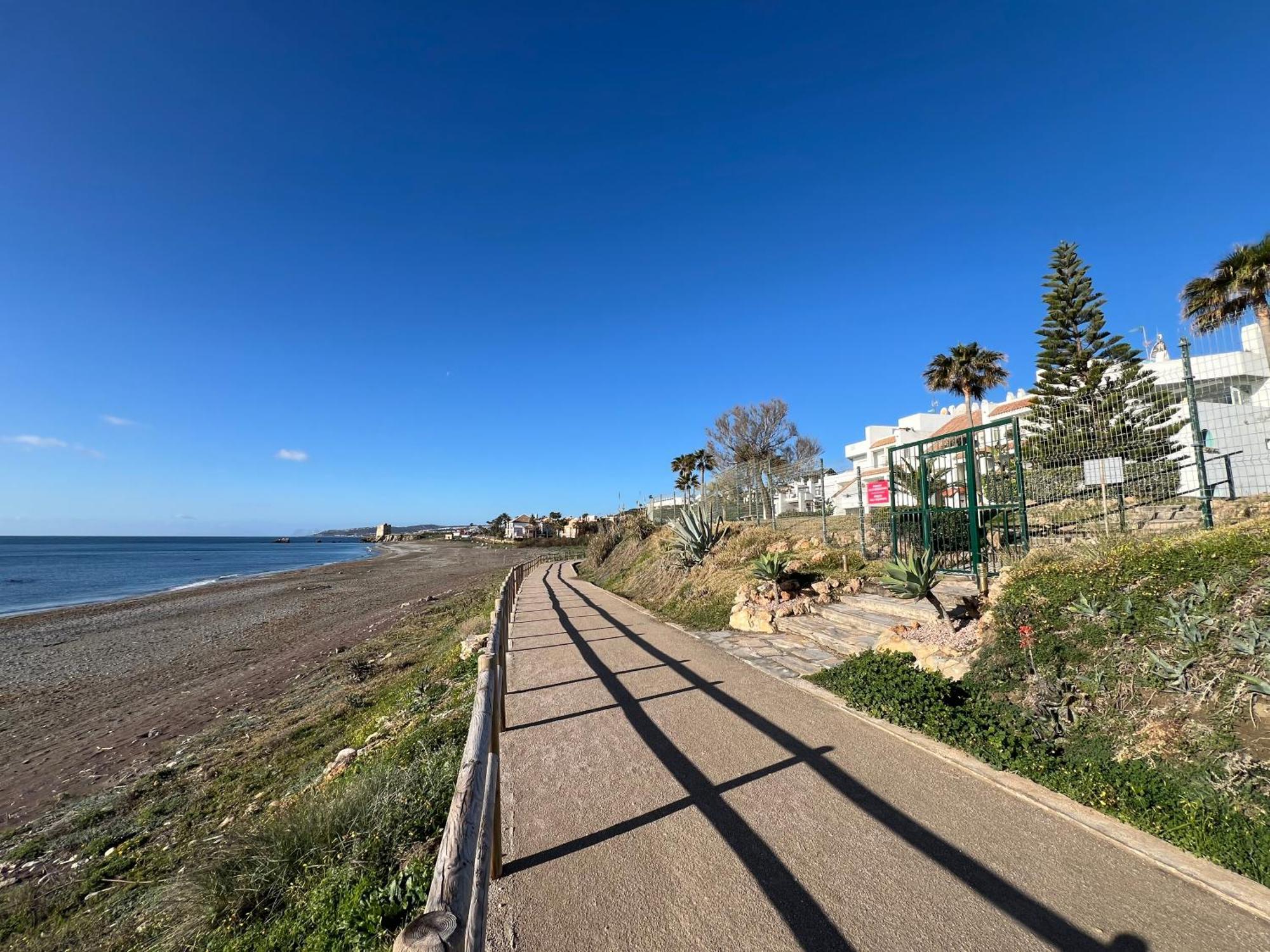 Sunrise Beach Front - Casares Del Mar Extérieur photo